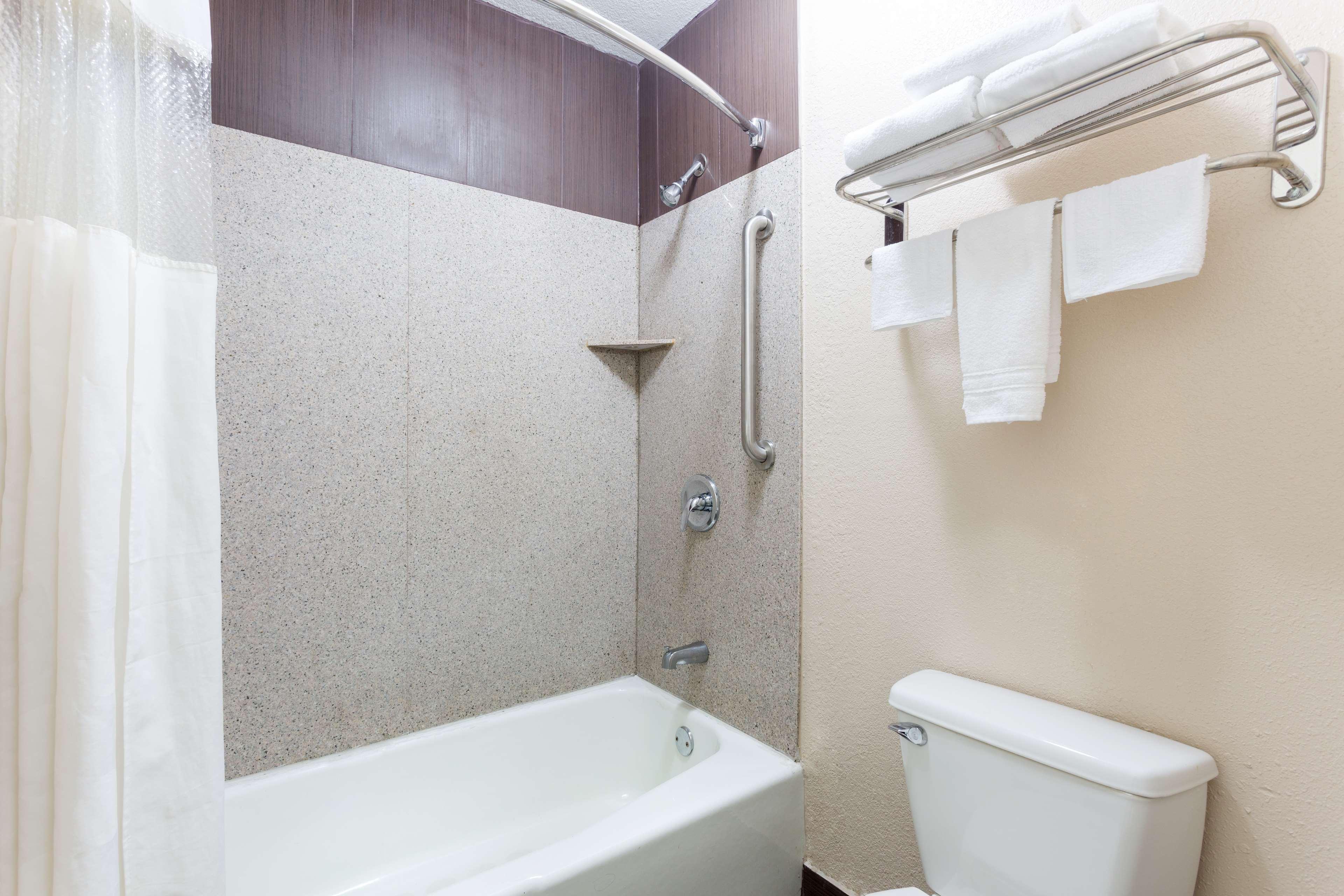 Baymont By Wyndham Port Arthur - Groves Area Bagian luar foto
