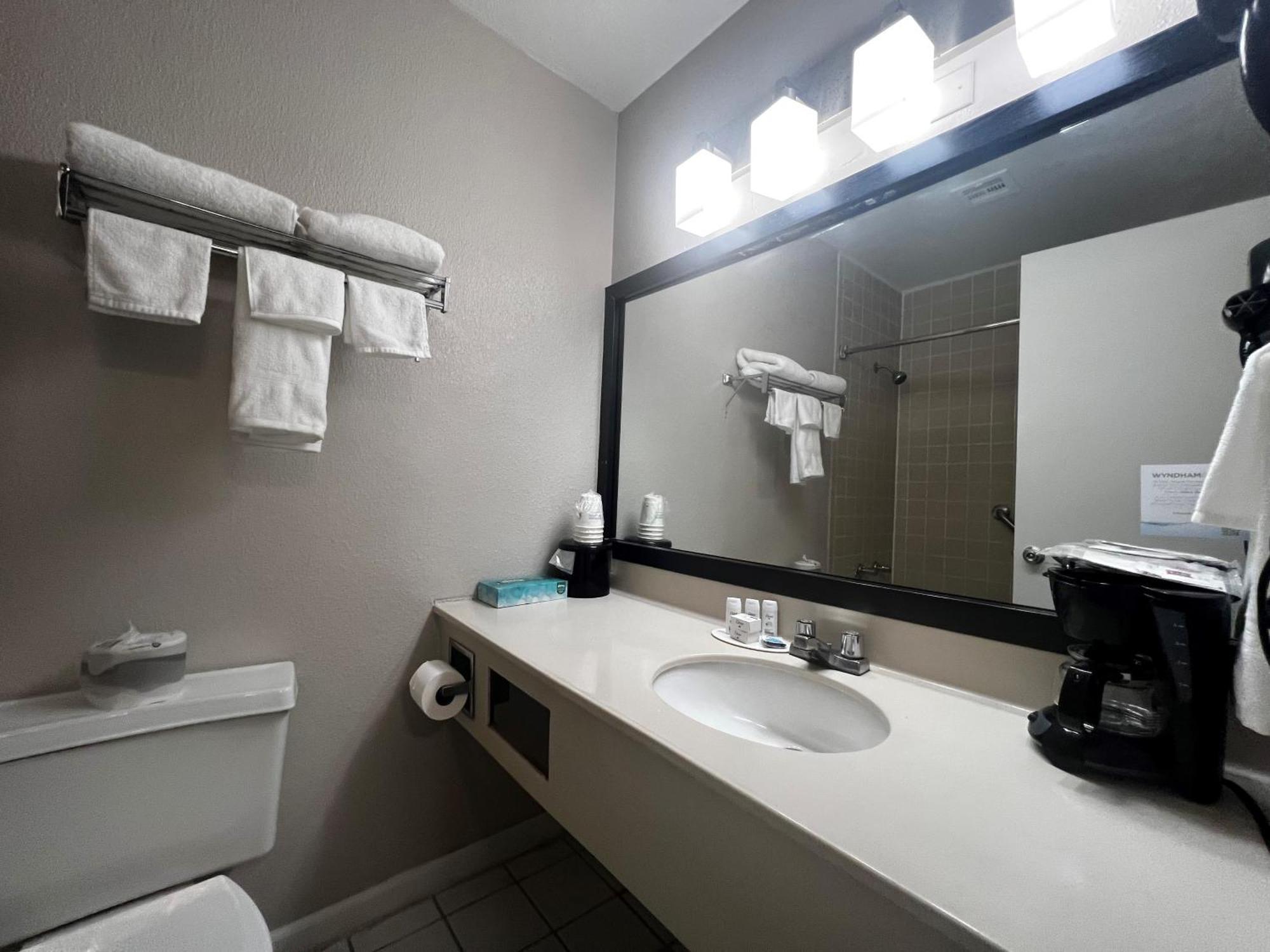 Baymont By Wyndham Port Arthur - Groves Area Bagian luar foto