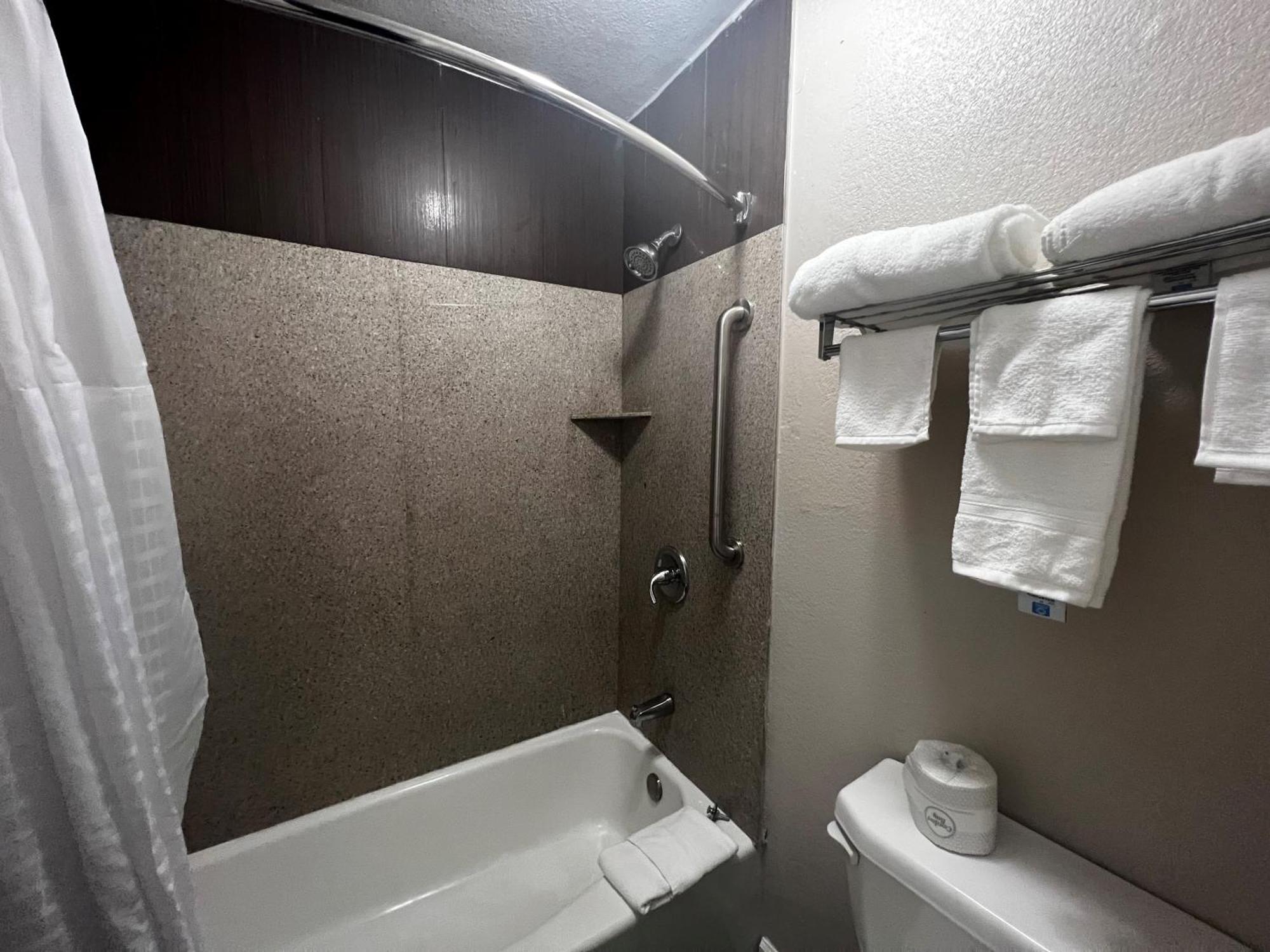Baymont By Wyndham Port Arthur - Groves Area Bagian luar foto